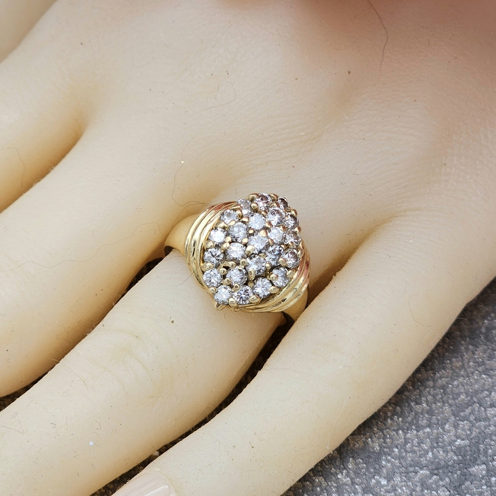 Elegant 14k Gold Diamond Cluster Ring